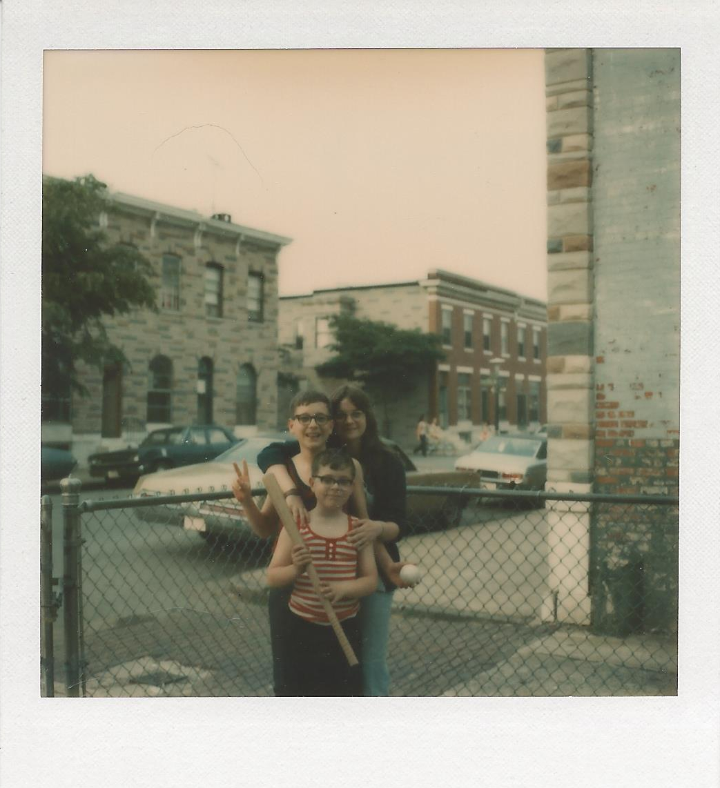 Ann, Jack &amp; Joe Lakewood Ave yard