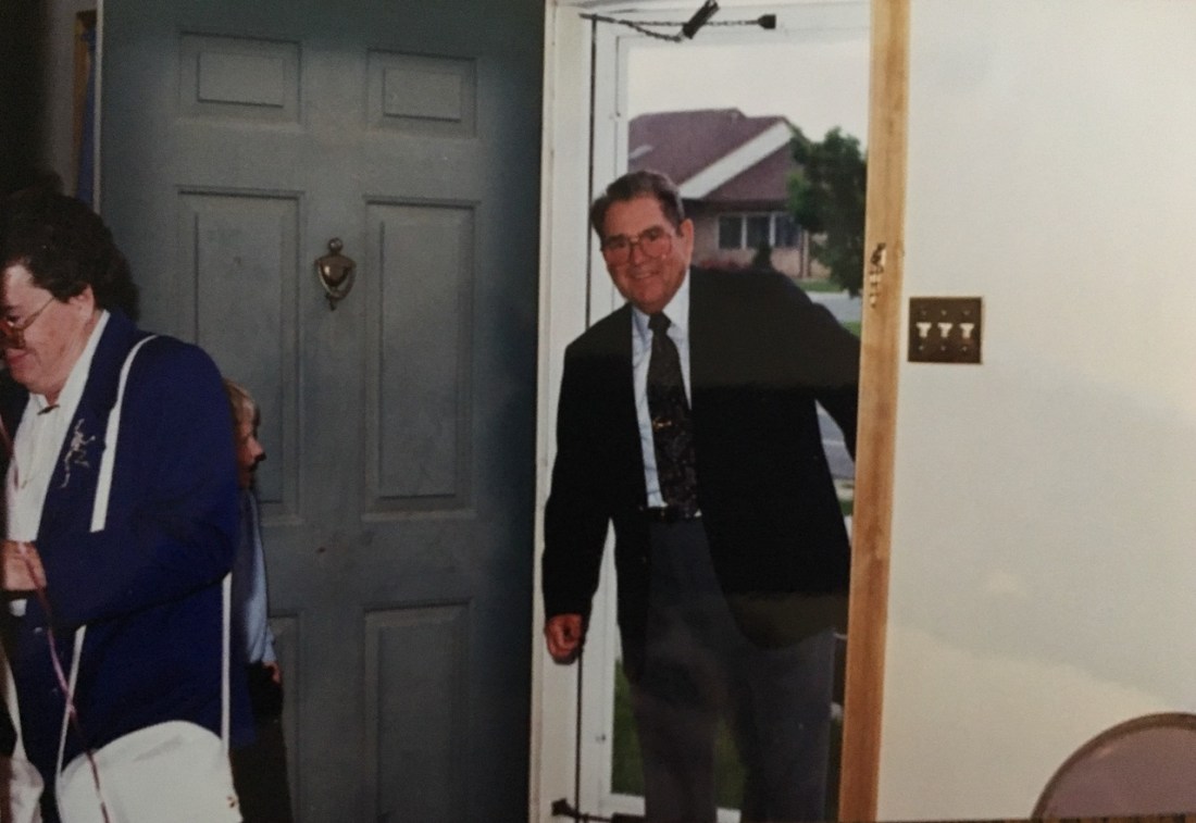 1988 Dad and Mom at door of Kensington Parkway