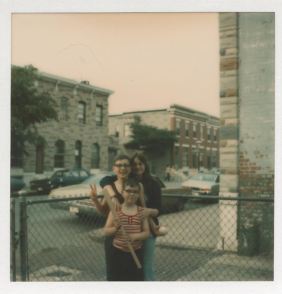 Ann, Jack &amp; Joe Lakewood Ave yard